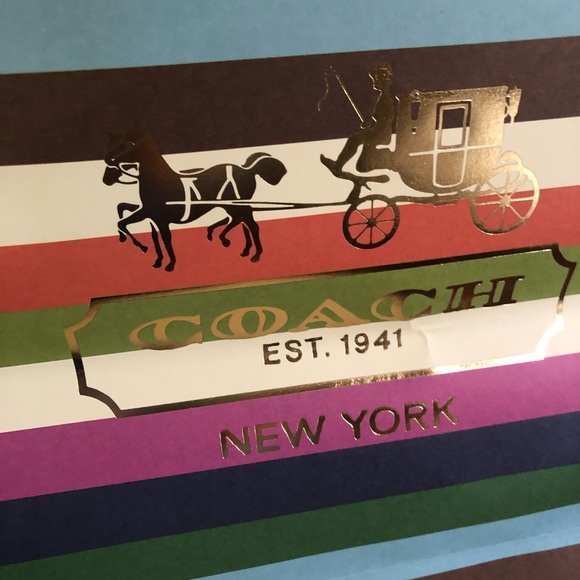 Large COACH Gift Bag - Picture 4 of 11